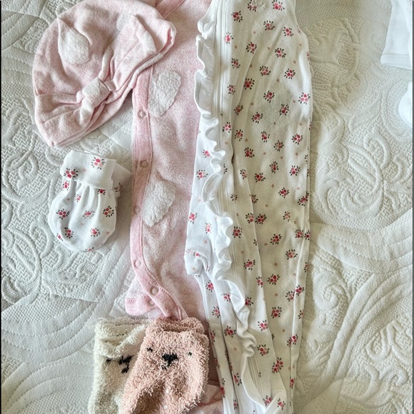 Gap Baby Girl 0-3m sleepers - Picture 1 of 3